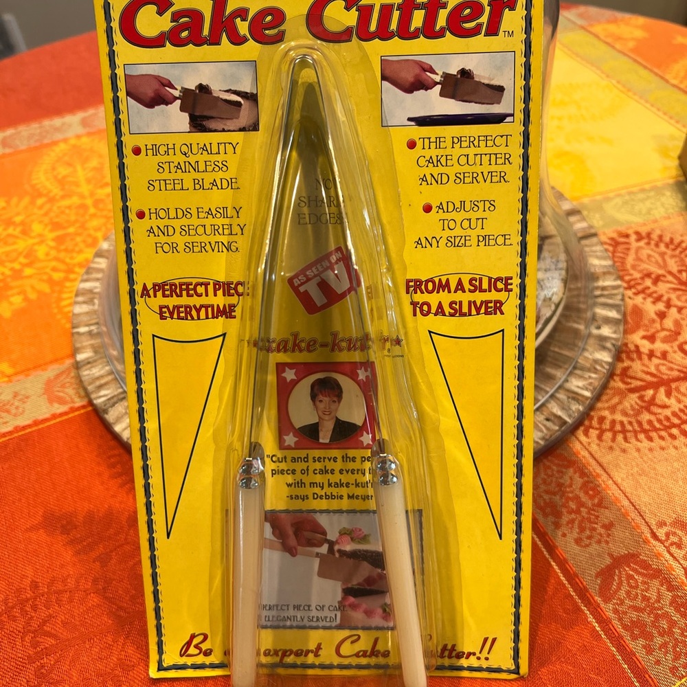 Cake Cutter with Cream Handles